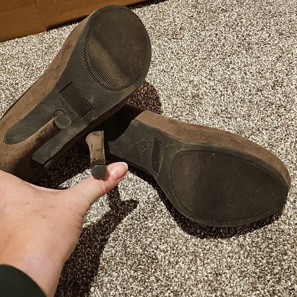 Taupe suede bootie platform tall heels unique style 6.5 womens fall winter - Picture 4 of 4